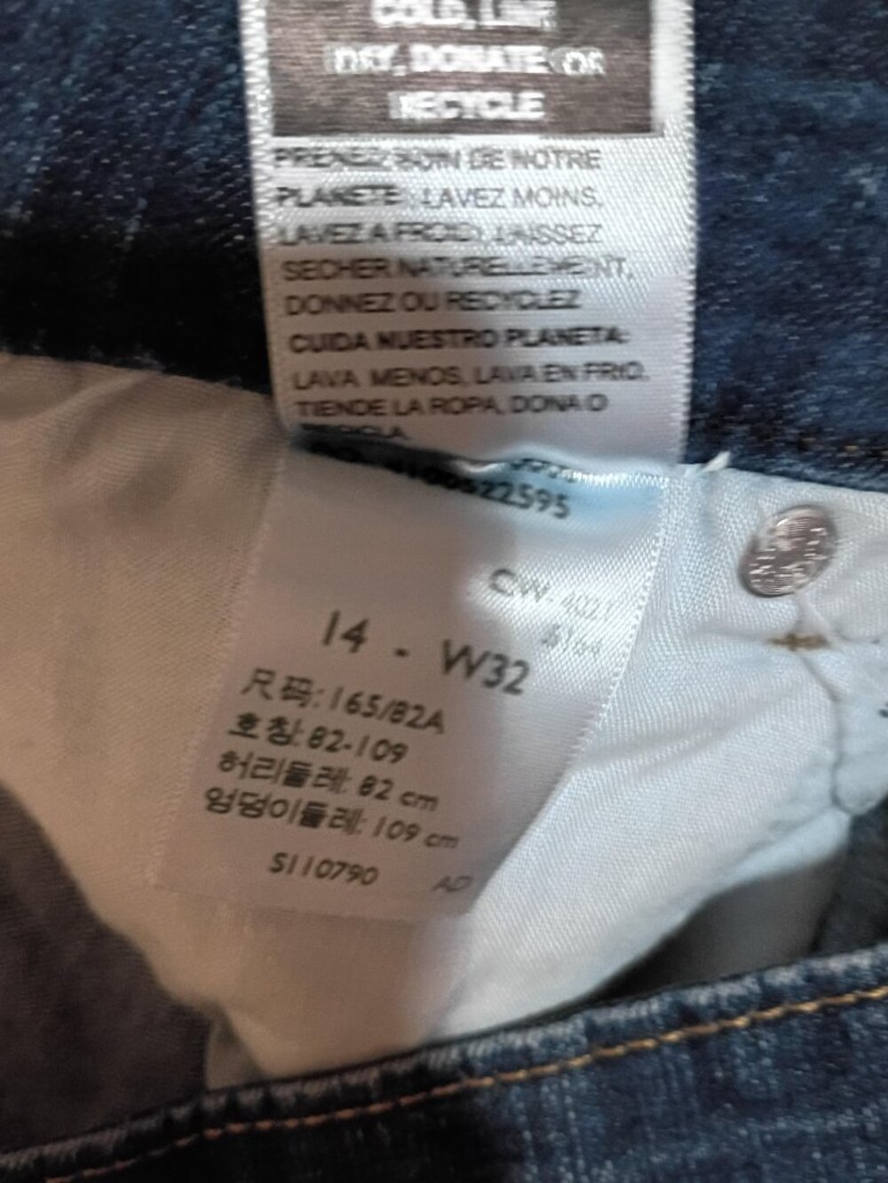Signature Levi Strauss/Shorts/Womens 14/Medium Wash/Mid Rise Cuffed Denim Stretc - Picture 3 of 7
